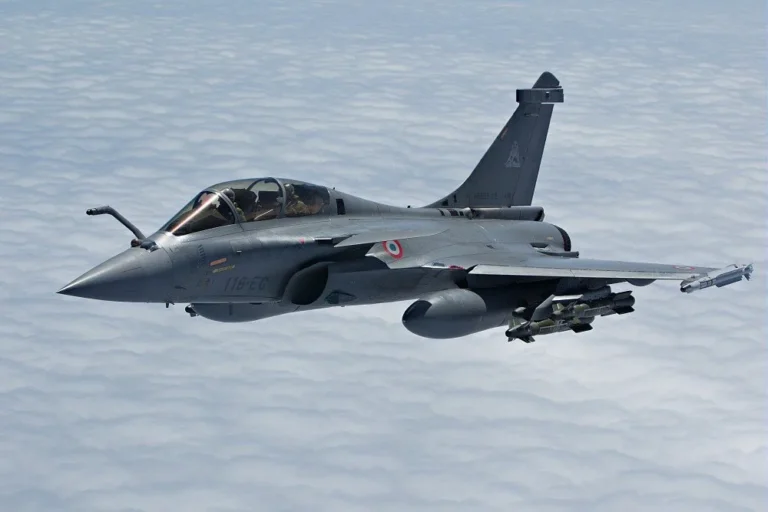 Rafale Fighter Jets : राफेल फाइटर जेट्स भारतीय हवाई दलाची सामर्थ्य आणि आधुनिकतेची ओळख