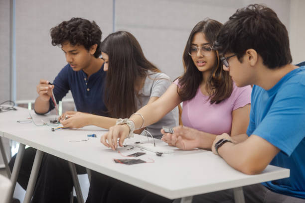 Maharashtra Engineering Admissions 2025: यंदा कोणत्या इंजिनिअरिंग अभ्यासक्रमांना मिळाली सर्वाधिक पसंती? महाराष्ट्रातील अभियांत्रिकी प्रवेश प्रक्रियेत यंदा आकडेवारीत मोठा बदल दिसून आला आहे.